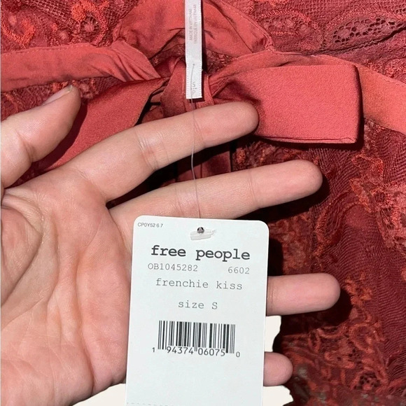 WOMEN’S FREE PEOPLE BLOUSE LACE WITH BOW SIZE SMALL NWT - Picture 10 of 12